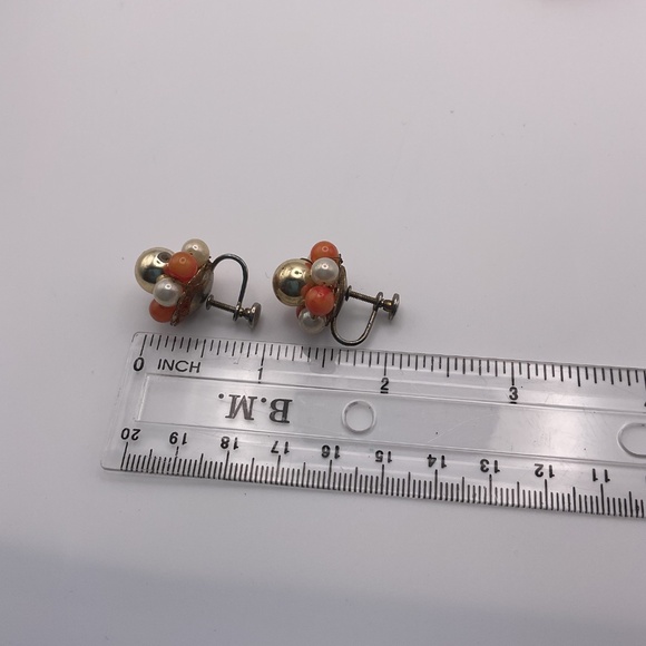 Vintage Orange and White Bead Cluster Screw Back Earrings - Picture 3 of 4